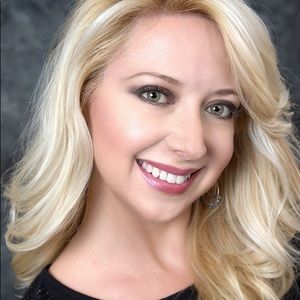 Meet your Posher, Deborah